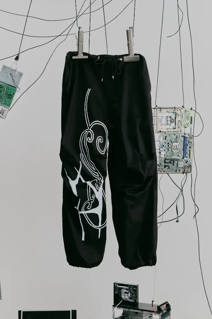 FLUX PARACHUTES PANTS BLACK